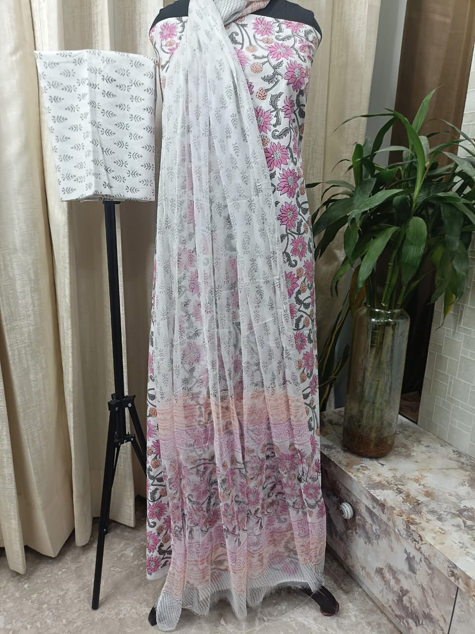 Premium BAGRU hand block cotton 3 pc Suit with Chiffon Dupatta