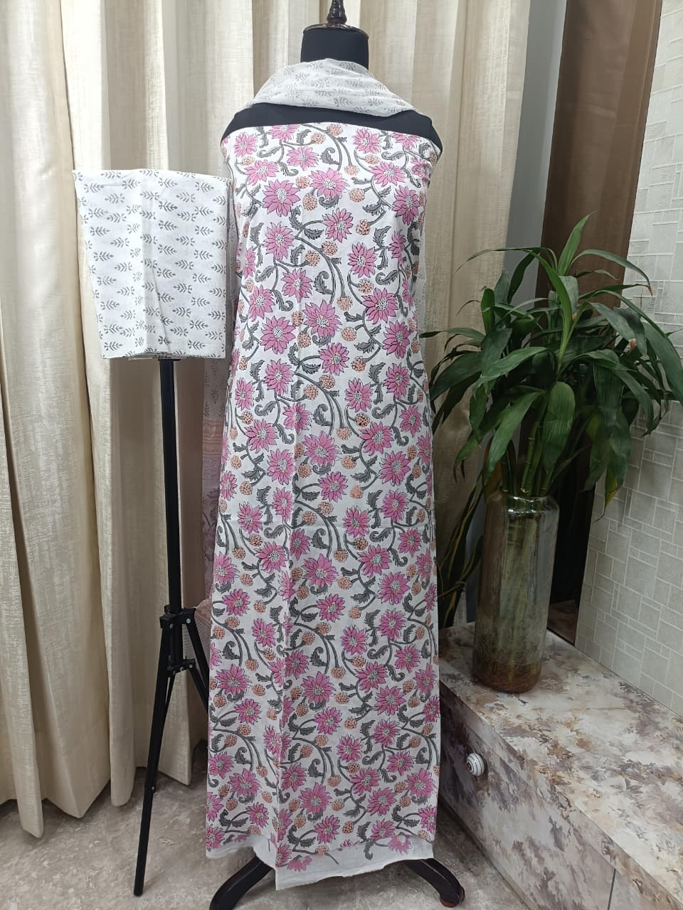 Premium BAGRU hand block cotton 3 pc Suit with Chiffon Dupatta