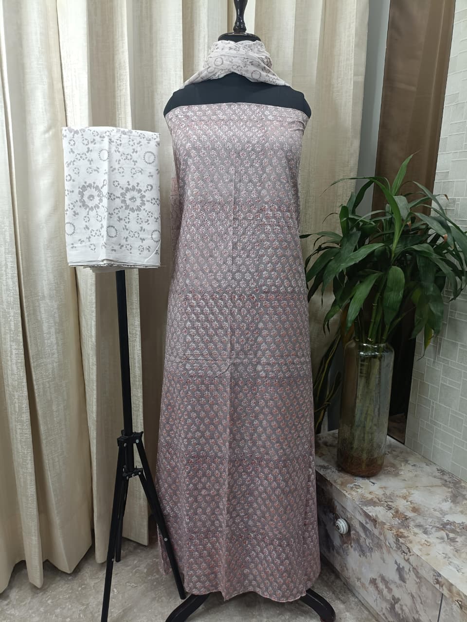 Premium BAGRU hand block cotton 3 pc Suit with Chiffon Dupatta